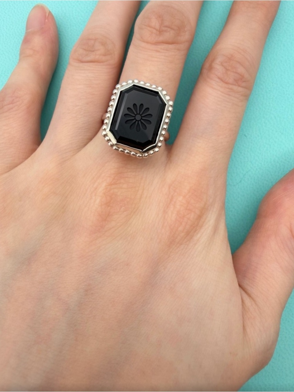 Rare Tiffany & Co New daisy Ziegfeld black onyx ring in size 7 *Unisex